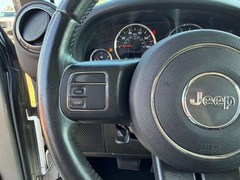 Used 2018 Jeep Wrangler Unlimited Sport S AWD/4WD image 14