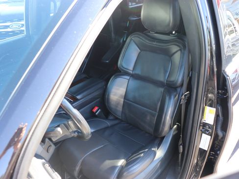 Used 2024 Lincoln Navigator L Premiere 4x4 image 11