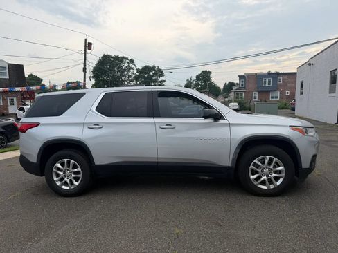 Used 2019 Chevrolet Traverse LS FWD image 9