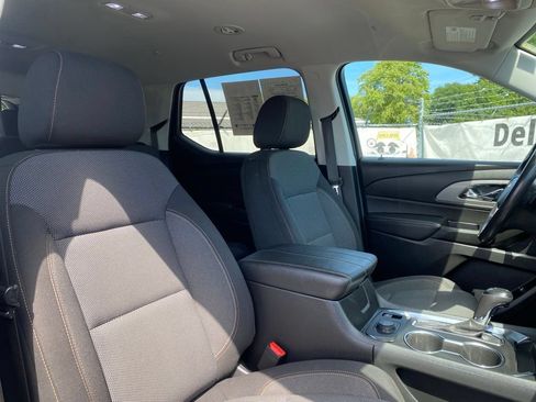 Used 2020 Chevrolet Traverse LT w/ Driver Confidence II Package FWD image 17