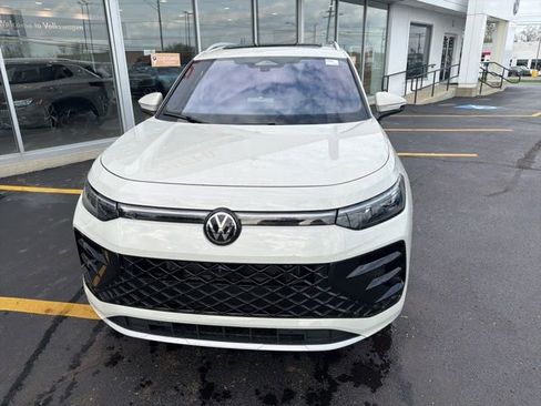 New 2026 Volkswagen Tiguan SEL R-Line AWD/4WD image 16