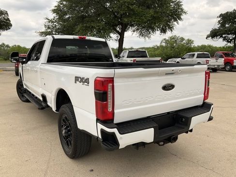 Used 2025 Ford F250 XLT w/ Black Appearance Package AWD/4WD image 14