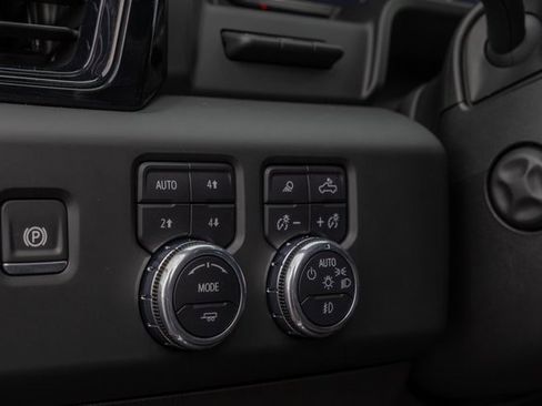 Used 2024 GMC Sierra 1500 AT4 w/ Technology Package image 23