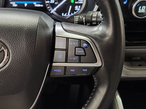 Used 2021 Toyota Highlander XLE FWD image 49