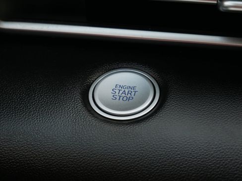 Used 2023 Hyundai Elantra SEL FWD image 30