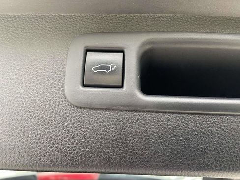 Used 2021 Toyota Highlander XSE image 11