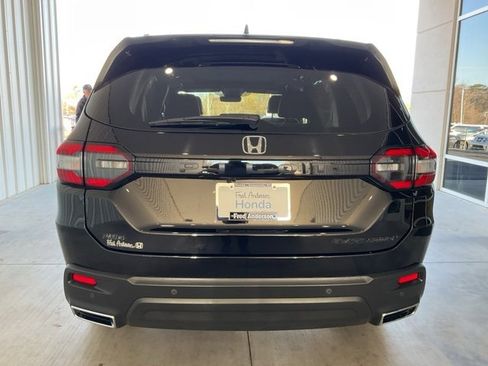 Certified 2025 Honda Pilot Black Edition image 25