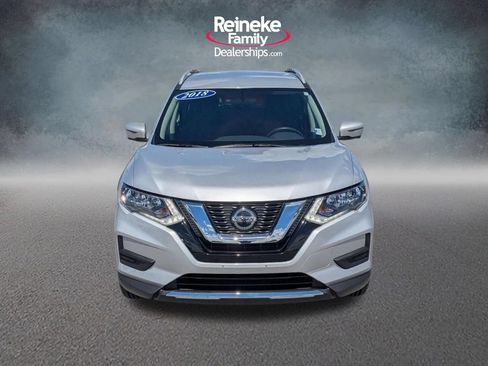 Used 2018 Nissan Rogue SV w/ Premium Package AWD/4WD image 2