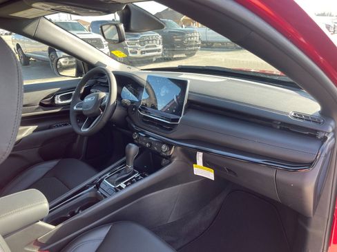 New 2026 Jeep Compass Latitude image 17