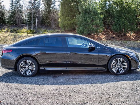 Used 2023 Mercedes-Benz EQS 450+ 4MATIC Sedan w/ Winter Package image 9