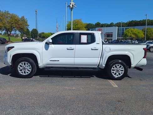 Certified 2024 Toyota Tacoma SR5 RWD image 9