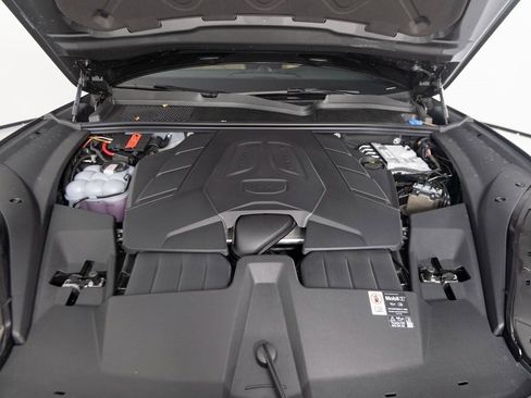 New 2026 Porsche Cayenne image 37