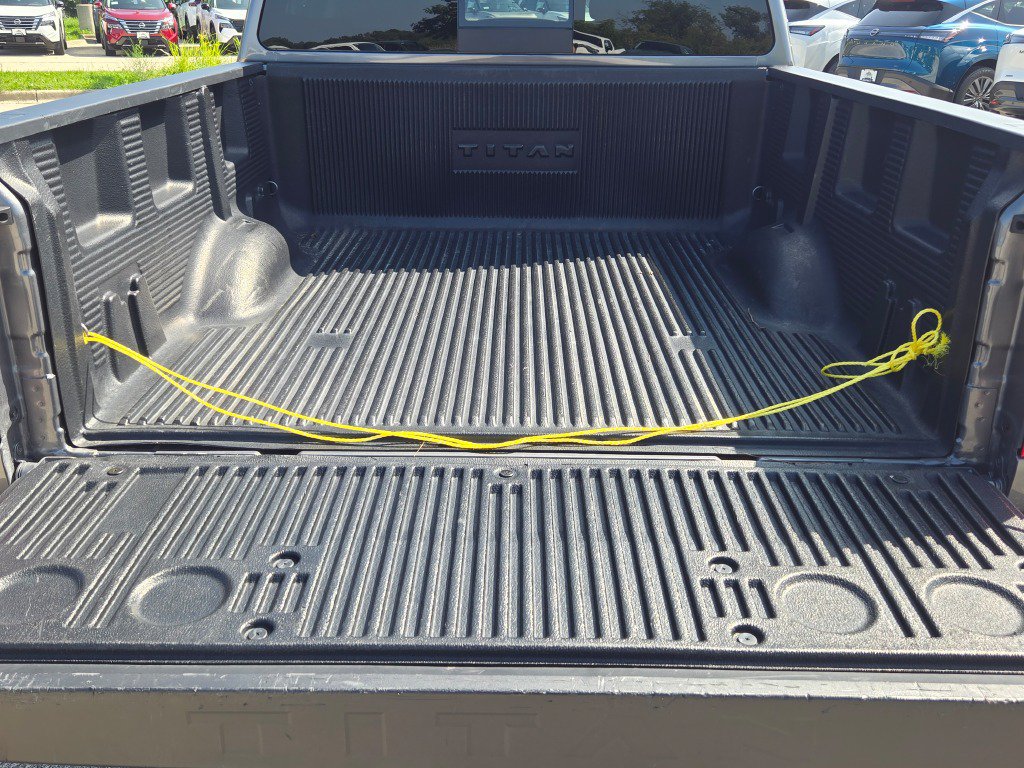 Used 2024 Nissan Titan SV w/ SV Convenience Package AWD/4WD image 15