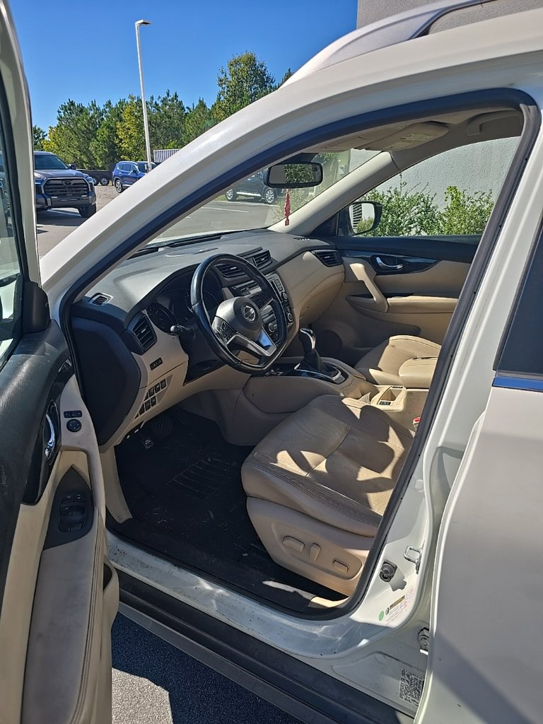 Used 2017 Nissan Rogue SL FWD image 7
