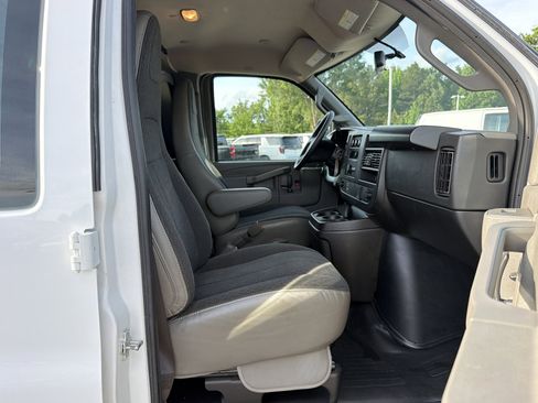 Used 2024 GMC Savana 2500 w/ Driver Convenience Package RWD image 32
