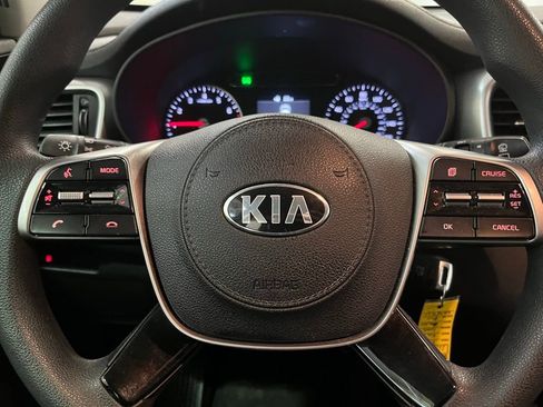 Used 2019 Kia Sorento LX image 19