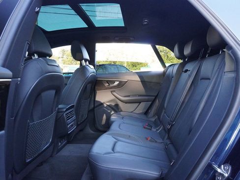 Used 2024 Audi Q8 Premium image 38