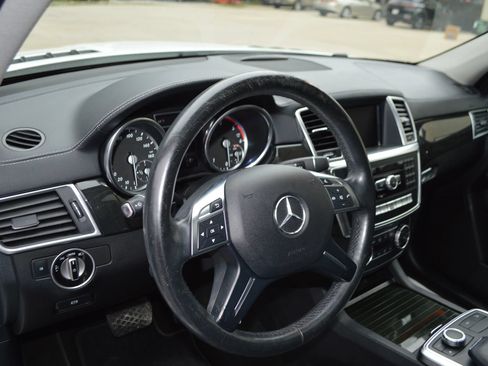 Used 2015 Mercedes-Benz GL 320 BlueTEC 4MATIC image 16