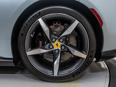 Certified 2022 Ferrari Portofino M image 15