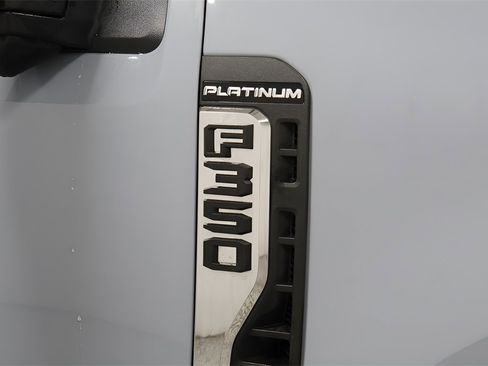 Used 2024 Ford F350 Platinum w/ FX4 Off-Road Package image 33