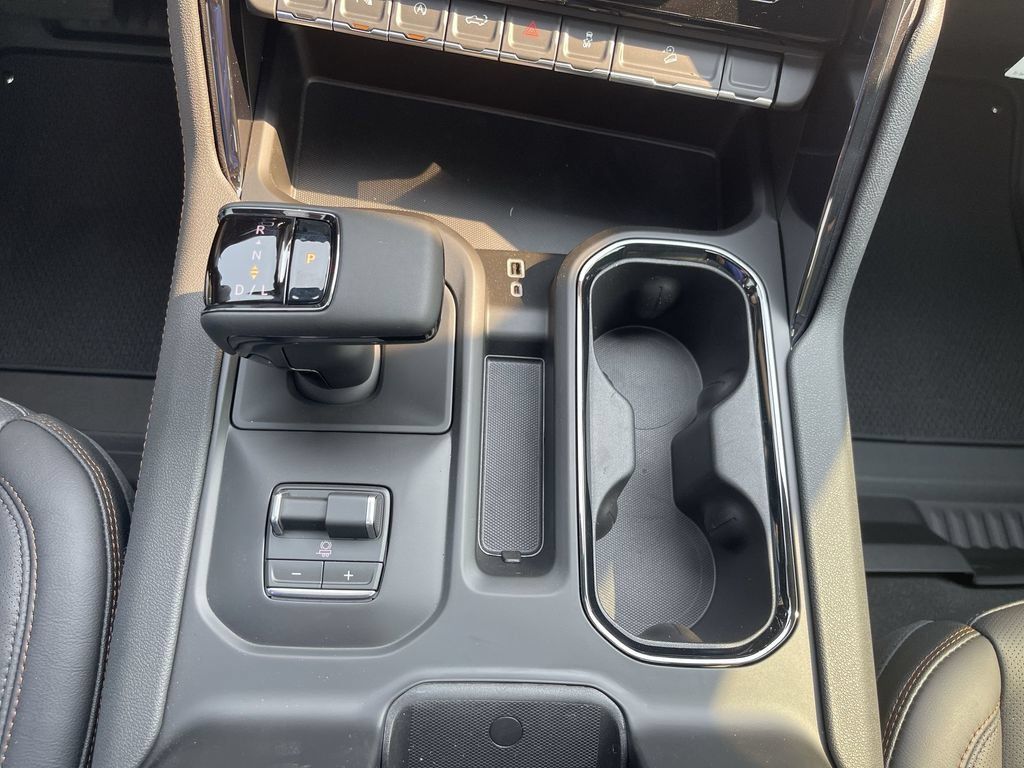 New 2026 GMC Sierra 1500 AT4 w/ AT4 Premium Package AWD/4WD image 16