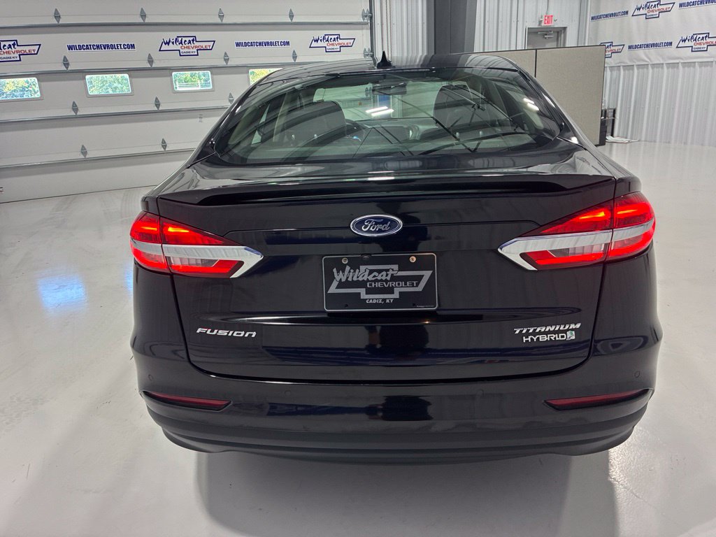 Used 2019 Ford Fusion Titanium FWD image 5