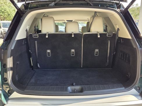Used 2025 Nissan Pathfinder SL FWD image 17