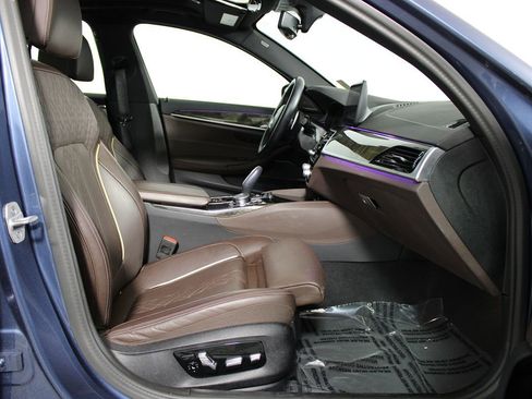 Used 2023 BMW 530e w/ M Sport Package image 24