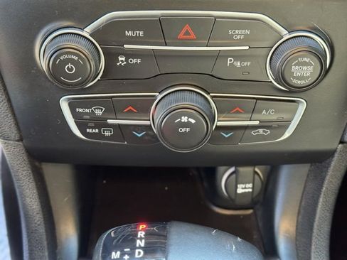 Certified 2023 Dodge Charger SXT image 17