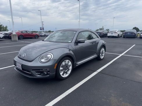 Used 2019 Volkswagen Beetle 2.0T Final Edition SEL FWD image 2
