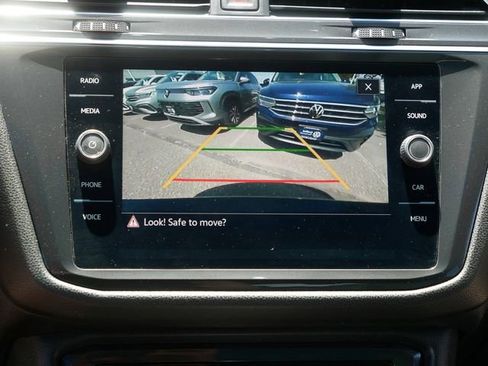 Certified 2023 Volkswagen Tiguan SE w/ Panoramic Sunroof Package AWD/4WD image 27