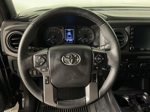 Used 2021 Toyota Tacoma TRD Off-Road AWD/4WD image 23