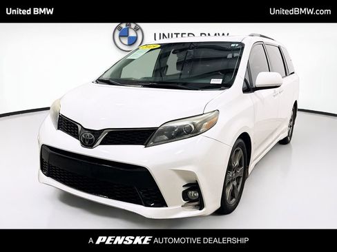 Used 2019 Toyota Sienna SE w/ SE Preferred Package FWD image 1