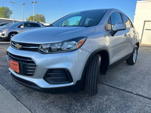 Used 2020 Chevrolet Trax LS w/ Tint and Cruise Package FWD image 8