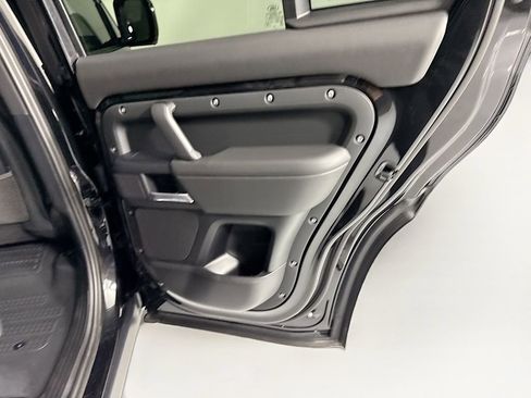 New 2026 Land Rover Defender 110 X-Dynamic SE AWD/4WD image 29