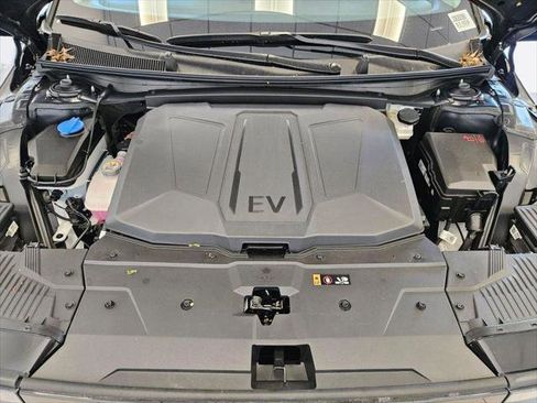 New 2026 Hyundai Ioniq 5 SE AWD/4WD image 32