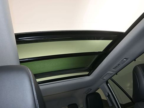 Used 2025 Toyota Grand Highlander AWD image 27