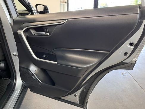 Used 2022 Toyota RAV4 SE w/ Convenience Package image 15