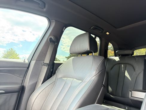 Used 2022 BMW X5 M50i AWD/4WD image 20