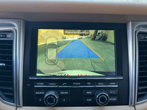 Used 2016 Porsche Macan S image 26