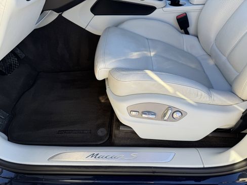 Used 2018 Porsche Macan S image 19