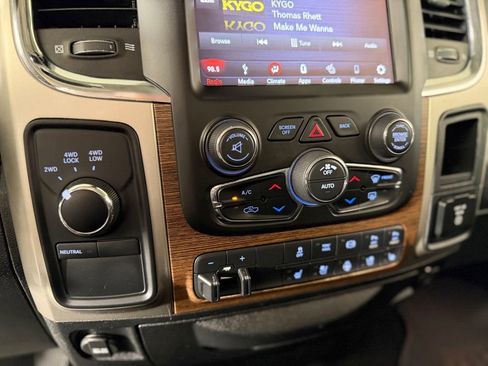 Used 2018 RAM 3500 Laramie AWD/4WD image 16