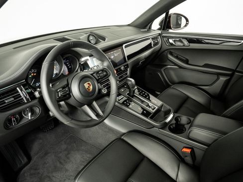 New 2026 Porsche Macan S image 4