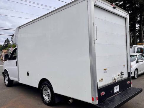 Used 2021 Chevrolet Express 3500 w/ Power Convenience Package RWD image 3
