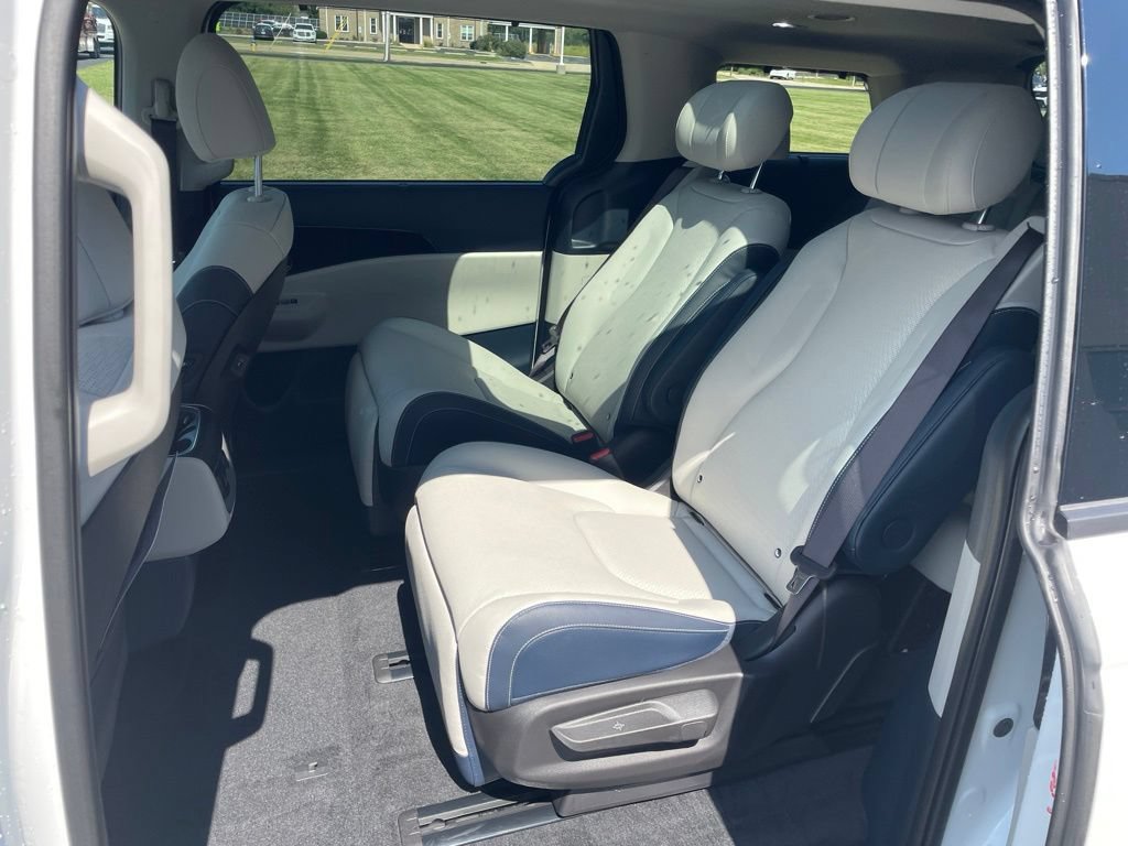New 2027 Kia Carnival SX Prestige FWD image 11
