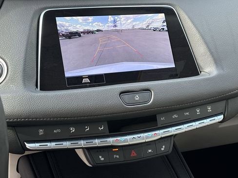 Used 2023 Cadillac XT4 Luxury w/ Cold Weather Package image 16