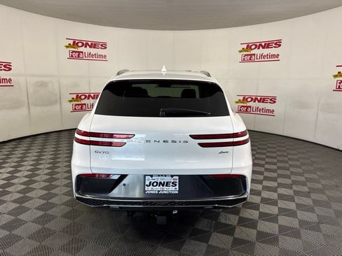 New 2026 Genesis GV70 2.5T Advanced w/ G1 Accessory Package AWD/4WD image 14