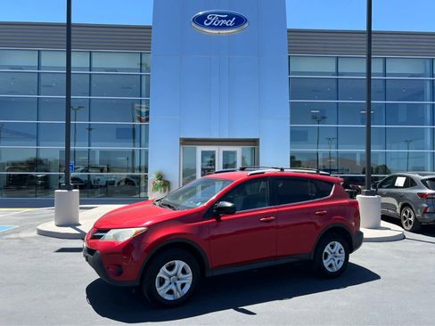 Used 2015 Toyota RAV4 LE FWD image 1
