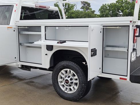 New 2026 GMC Sierra 2500 Pro w/ Convenience Package AWD/4WD image 9