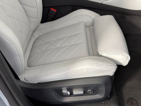 New 2026 BMW X6 xDrive40i w/ Premium Package image 32